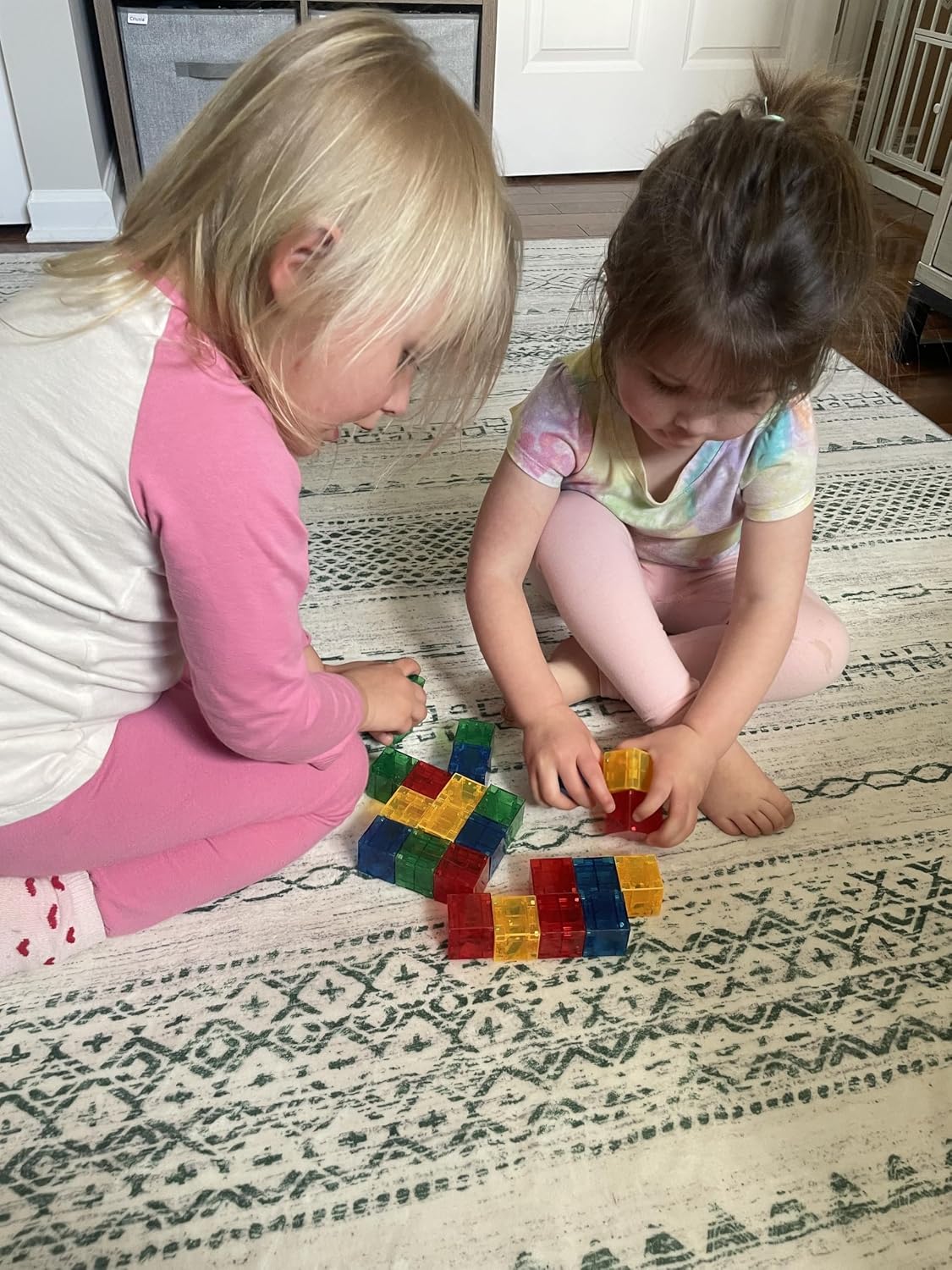 Crayola - Cubos magnéticos PIP atrevidos, juego de bloques magnéticos pequeños, juguetes educativos y de construcción STEM y Montessori para niños, juguetes de viaje para niños y niñas a partir de 3 años, juego de 27 piezas