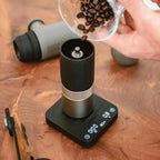 WACACO Exagram Pro Báscula de Café con Temporizador, Báscula Inteligente de Espresso con Caja de Transporte, Báscula Digital Mini Recargable de Peso de Café con Cronometraje Automático Gramos y Onzas