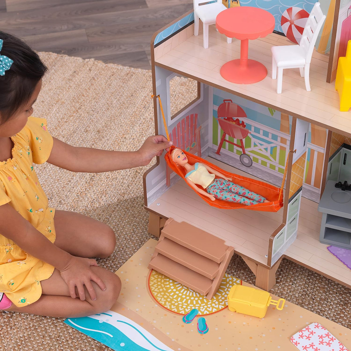 KidKraft Ferris Wheel Fun Beach House - Casa de muñecas de madera con 19 accesorios y EZ Kraft Assembly™, regalo para mayores de 3 años
