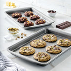 Circulon Bakeware - Juego de sartenes antiadherentes para hornear, 2 piezas, color gris
