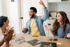 HISTORY Channel Trivia Game - Más de 2000 preguntas de conocimiento general | Juego de cartas de trivia oficial del canal HISTORY y juego de fiesta para adultos, familias y noche de juegos de mesa - Gran regalo para papá y aficionados a la historia