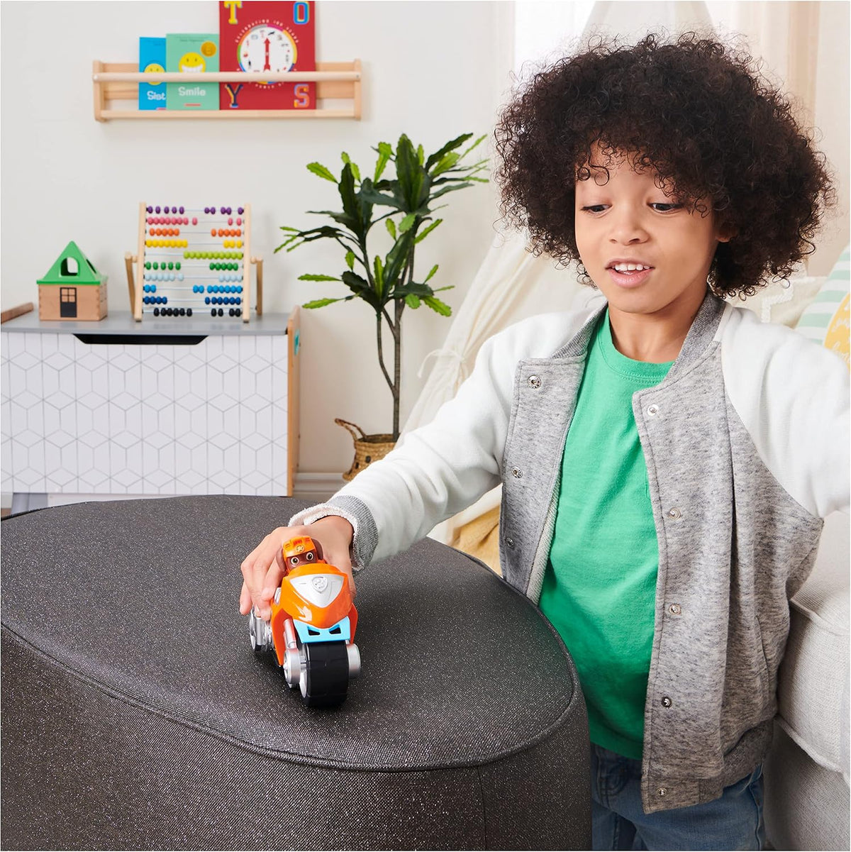Paw Patrol, Moto Pups Moto Deluxe de Zuma, vehículo de motocicleta de tracción que hace piruetas y figura de juguete
