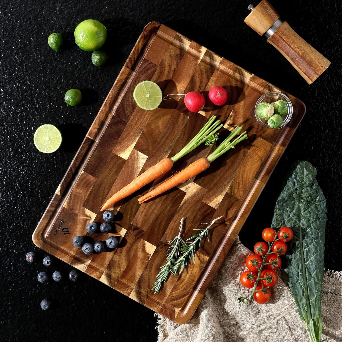 Tabla de cortar de madera de acacia con base antideslizante para cocina
