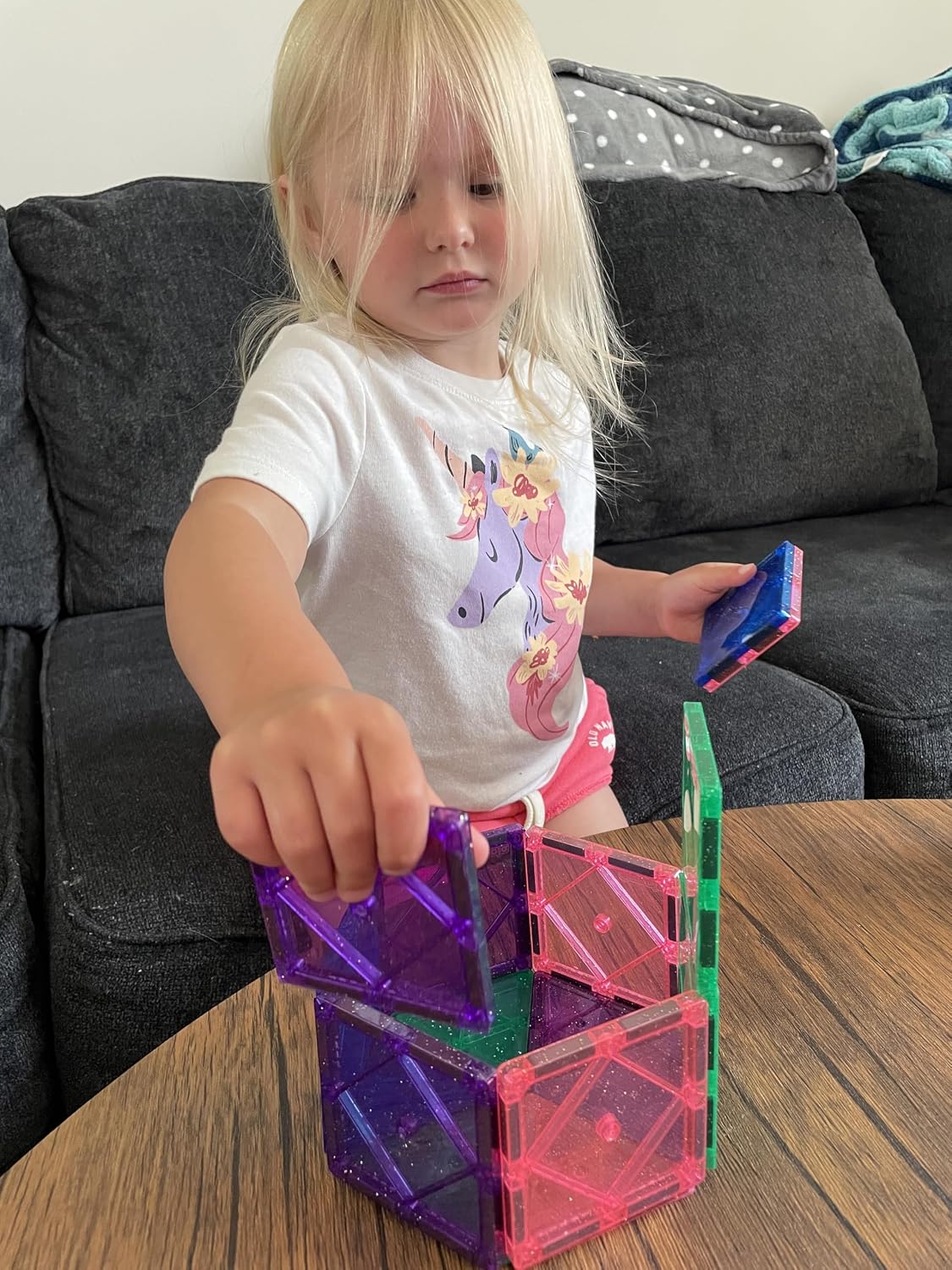 CreateOn Crayola Azulejos magnéticos, juego de construcción para niños, juguetes magnéticos para niños, juguetes de viaje, bloques de juguetes sensoriales para el aula, herramientas STEM y Montessori
