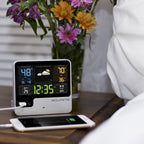 AcuRite 01129M Reloj despertador con cargador USB, temperatura exterior y pronósticos meteorológicos