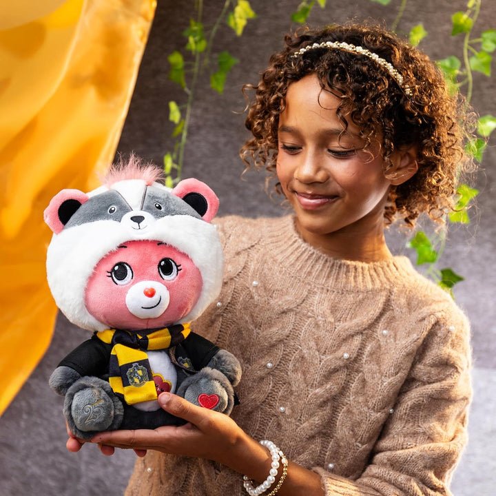 Harry Potter x Care Bears - Hufflepuff House Love-a-Lot Bear - Pelu...