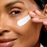 No7 Lift &amp; Luminate Crema facial de triple acción, sin fraganci...