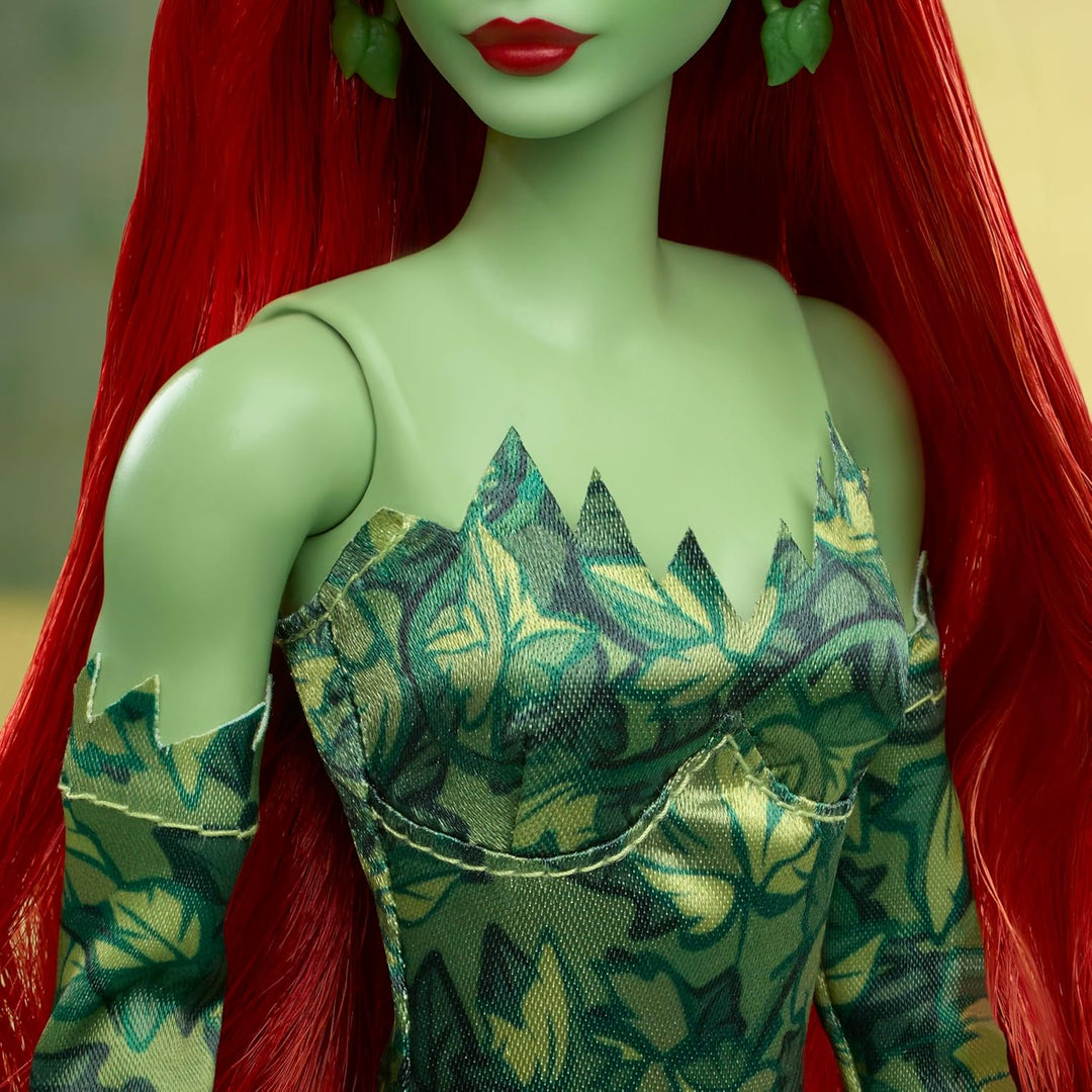 Barbie Muñeca coleccionista de hiedra venenosa con cuerpo posable,...