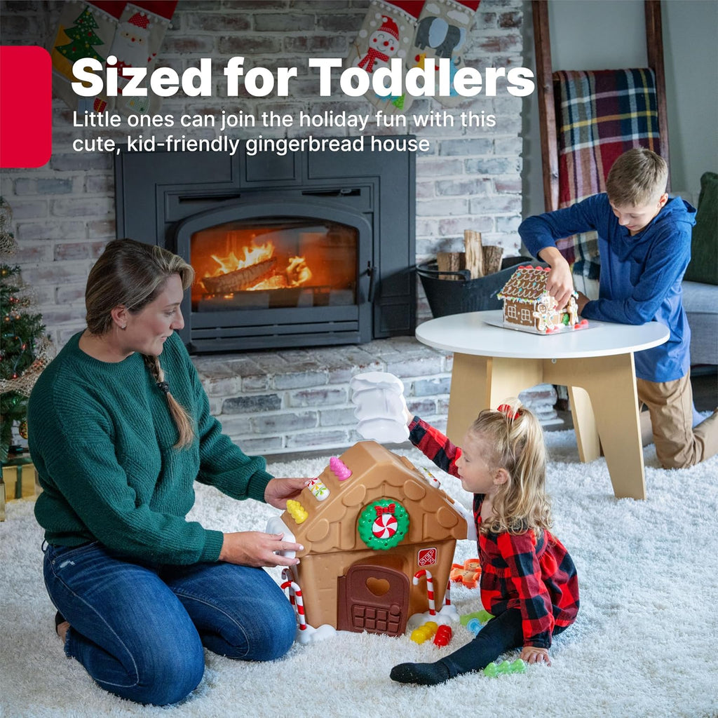 Step2 My First Gingerbread House, juguete interactivo navideño para niños, ilumina y reproduce música, incluye 20 accesorios, para niños pequeños de 1 año en adelante