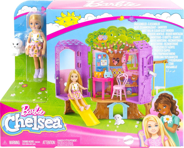 Muñeca Chelsea de Barbie y juego de casa de árbol con cachorro