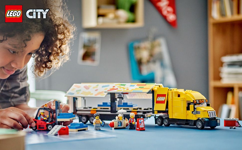 LEGO Camión de reparto amarillo de la ciudad viene con un