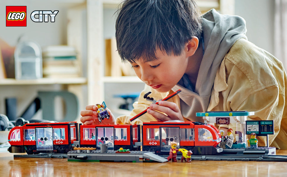 LEGO City Downtown - Juego de tranvía y tren de estación